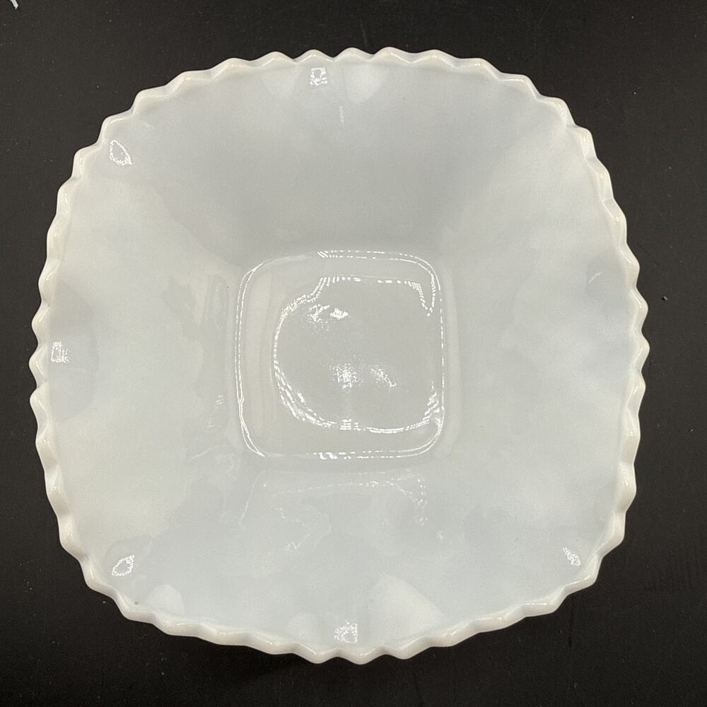 Vintage Diamond Pattern Milk Glass Square Candy Dish Ruffled Edge - Picture 4 of 4